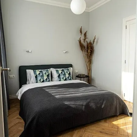 Hustler Home Apartment *
